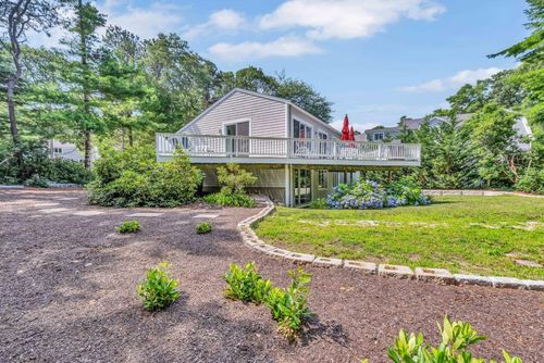 27 Running Light Way, Mashpee, MA, 02649-5022 | Card Image