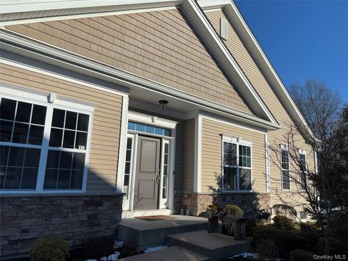 27 Dutch Ct, Wappingers Falls, NY, 12590-3519 | Card Image