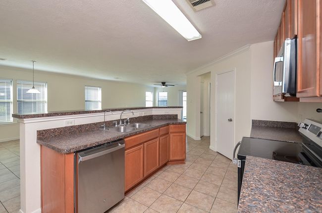 15330 Keystone Bend Ln, House other with 3 bedrooms, 2 bathrooms and 2 parking in Cypress TX | Image 13