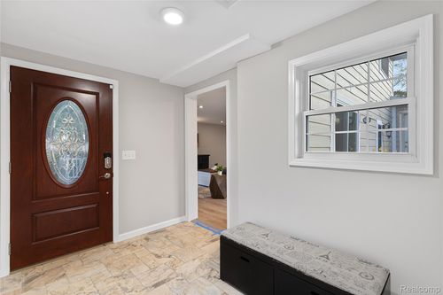 2060 Dunwoodie St, Ortonville, MI, 48462-8556 | Card Image