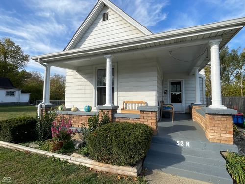 52 N Hinman St, Columbus, IN, 47201-6979 | Card Image