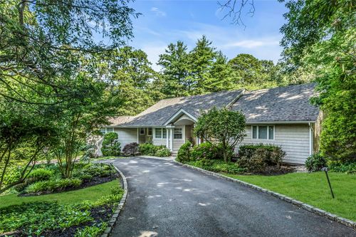 31 Stonywell Ct, Dix Hills, NY, 11746-5424 | Card Image
