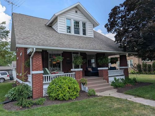 379 Sprunger St, Berne, IN, 46711-1552 | Card Image