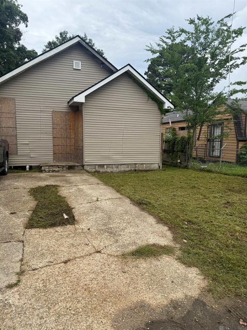1905 Pocahontas St, Baton Rouge, LA, 70802-3231 | Card Image