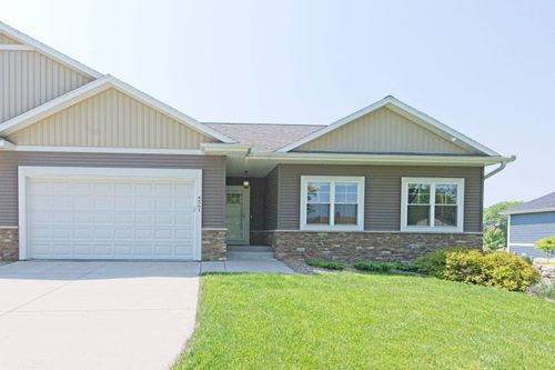 4561 Golf Dr, Windsor, WI, 53598-9707 | Card Image