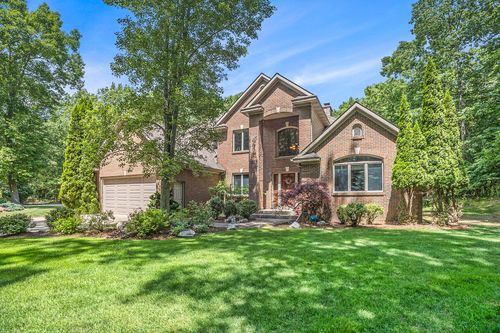17055 Forest Lake Dr, West Olive, MI, 49460-9790 | Card Image