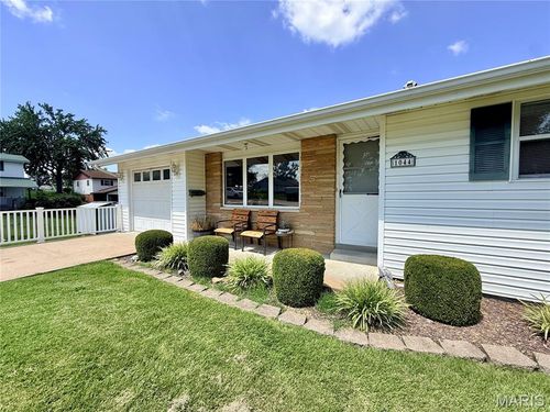 1044 Hume St, Perryville, MO, 63775-1136 | Card Image