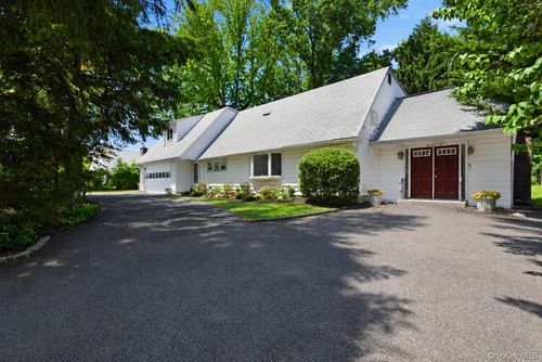 2 Bell Pl, Rye Brook, NY, 10573-1914 | Card Image