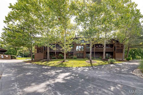 e-15026 Baxter Village Drive, Chesterfield, MO, 63017 | Card Image