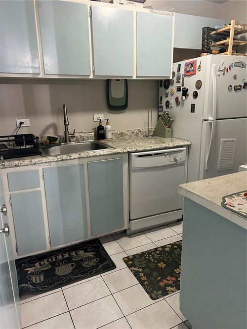 a205-6900 N Kendall Dr, Pinecrest, FL, 33156-1541 | Card Image