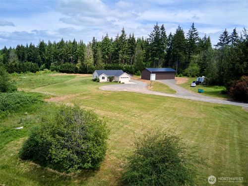 560 Park Rd, Winlock, WA, 98596-9615 | Card Image