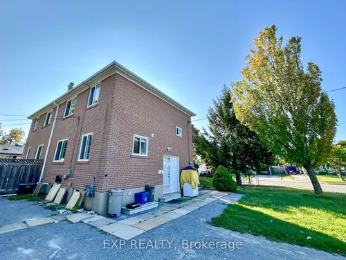 295 Taylor Mills Dr S, Richmond Hill, ON, L4C2S8 | Card Image