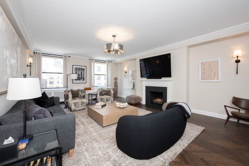 7e-1040 Park Ave, New York, NY, 10028-1032 | Card Image