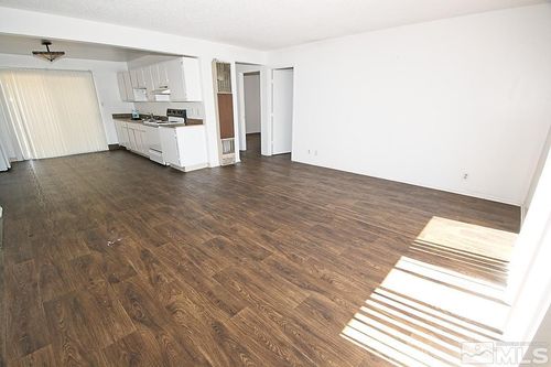 1033 Parkview St, Reno, NV, 89502-4812 | Card Image