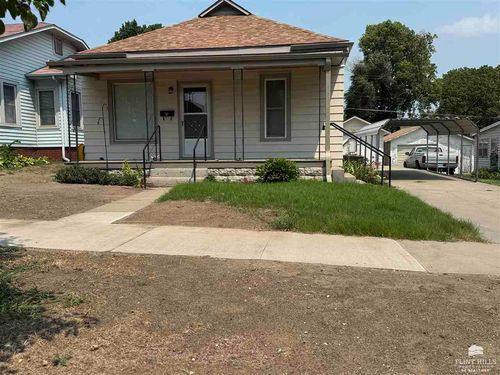 223 W 10th St, Concordia, KS, 66901-4203 | Card Image