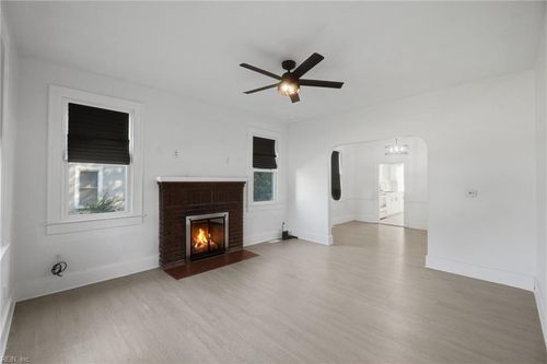 118 Cherry Ave, Hampton, VA, 23661-2733 | Card Image
