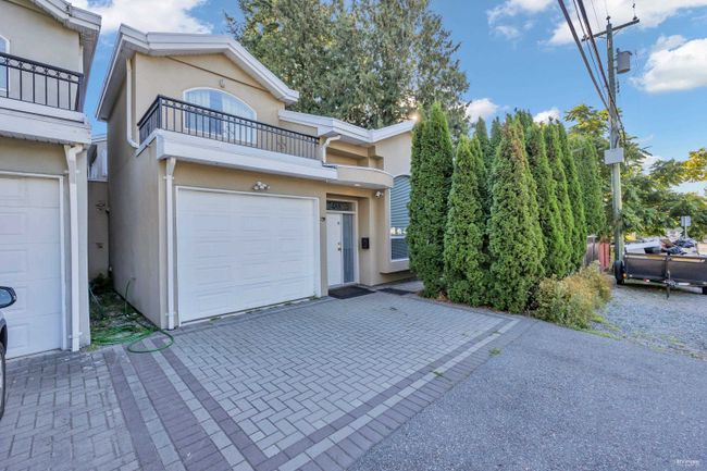 7488 16th Street, Home with 5 bedrooms, 3 bathrooms and 2 parking in Burnaby BC | Image 2