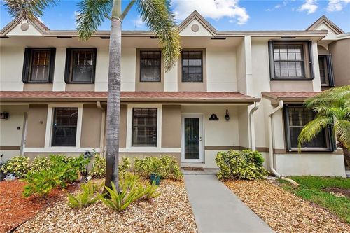 247 City View Dr, Fort Lauderdale, FL, 33311-9121 | Card Image