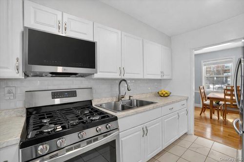 apt-77-1 Fieldstone Dr, Hartsdale, NY, 10530-1512 | Card Image