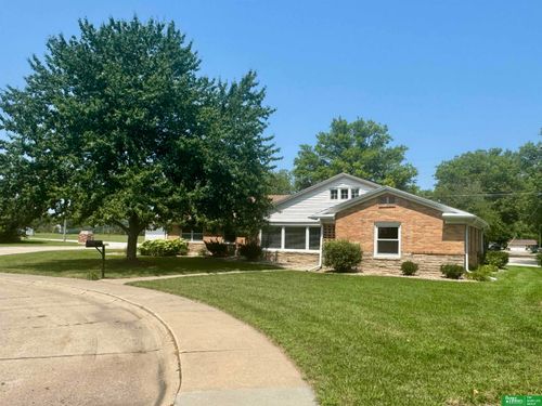 16 Arbor Hts, York, NE, 68467-1919 | Card Image