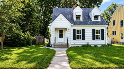 221 9th Ave N, Hopkins, MN, 55343-7318 | Card Image