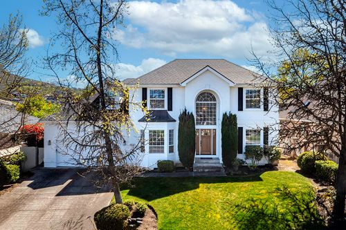 2840 Wilkshire Dr, Medford, OR, 97504-5738 | Card Image