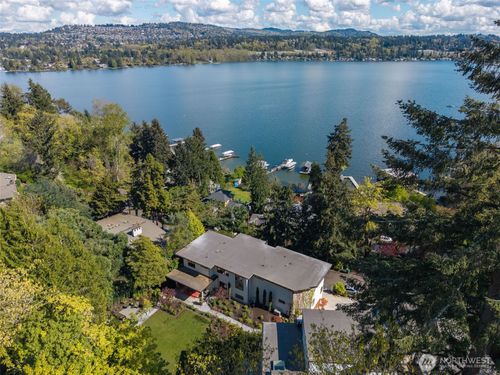 9818 Se 42nd Pl, Mercer Island, WA, 98040-3810 | Card Image