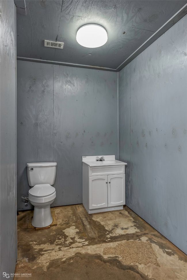 2 bathrooms | Image 7