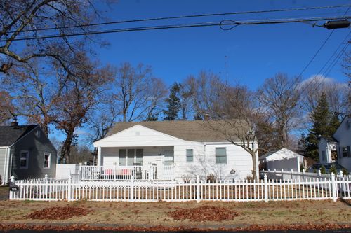 98 Shadycrest Dr, East Hartford, CT, 06118-2741 | Card Image