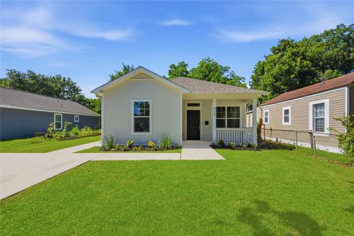 424 5th Ave N, Texas City, TX, 77590-7847 | Card Image