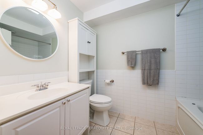 8 - 245 Van Dusen Blvd, House attached with 3 bedrooms, 3 bathrooms and null parking in Etobicoke ON | Image 33