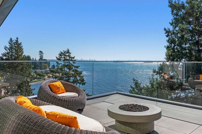 4580 Marine Drive, House other with 5 bedrooms, 5 bathrooms and 5 parking in West Vancouver BC | Image 31