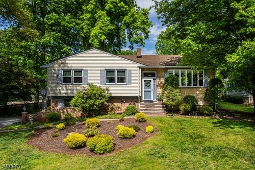 38 Forest Dr, Succasunna, NJ, 07876-1937 | Card Image