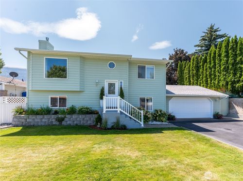 2837 Riviera Blvd, Malaga, WA, 98828-9732 | Card Image