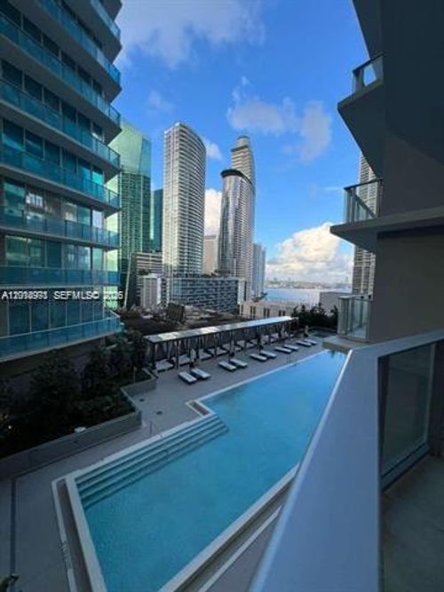 1605-77 Se 5th St, Miami, FL, 33131 | Card Image