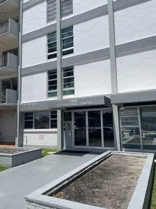 apt-203-1400 Sw 27th Ave, Miami, FL, 33145-1239 | Card Image