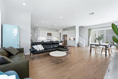 458 Loon, Irvine, CA, 92618-5923 | Card Image
