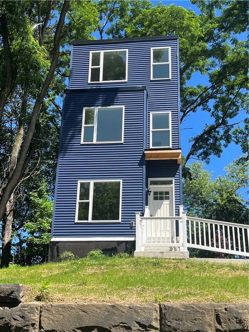 902 Morrison St, Pittsburgh, PA, 15212-2916 | Card Image