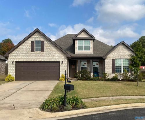 2104 Big Leaf Dr Sw, Huntsville, AL, 35803-3395 | Card Image