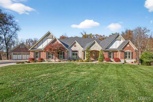 707 Crown Pointe Farms, Defiance, MO, 63341-2028 | Card Image