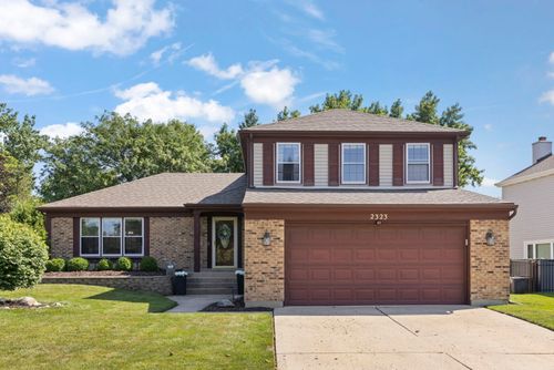 2323 Richmond Dr, Wheaton, IL, 60189-8929 | Card Image
