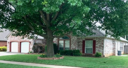 9302 E 113th Street S, Bixby, OK, 74008 | Card Image