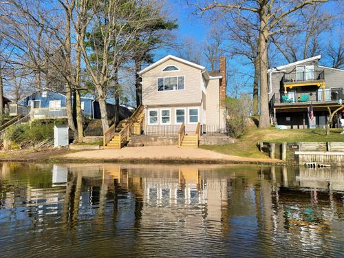 10463 Poplar St Ne, Rockford, MI, 49341-9516 | Card Image