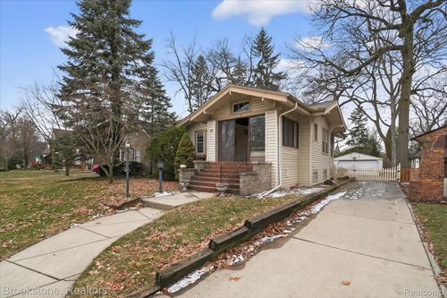 86 Oakdale Blvd, Pleasant Ridge, MI, 48069-1038 | Card Image