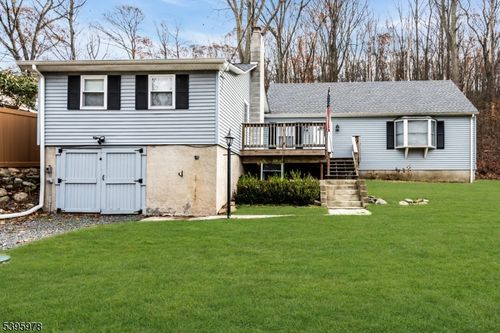 55 Lyons Rd, Oak Ridge, NJ, 07438-9143 | Card Image