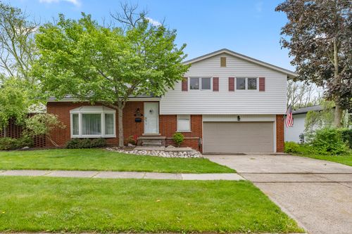 16220 Alpine Dr, Livonia, MI, 48154-2544 | Card Image