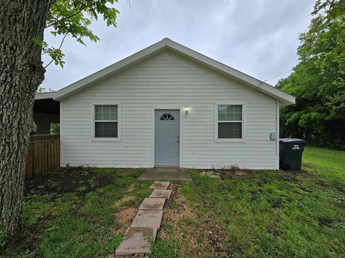 125 E 2nd St, Flatonia, TX, 78941-2704 | Card Image
