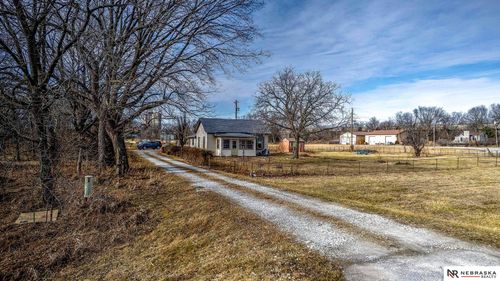 411 Nw 84th St, Lincoln, NE, 68528-9138 | Card Image