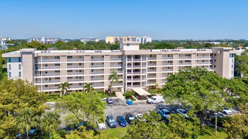apt-202-2651 S Course Dr, Pompano Beach, FL, 33069-6305 | Card Image