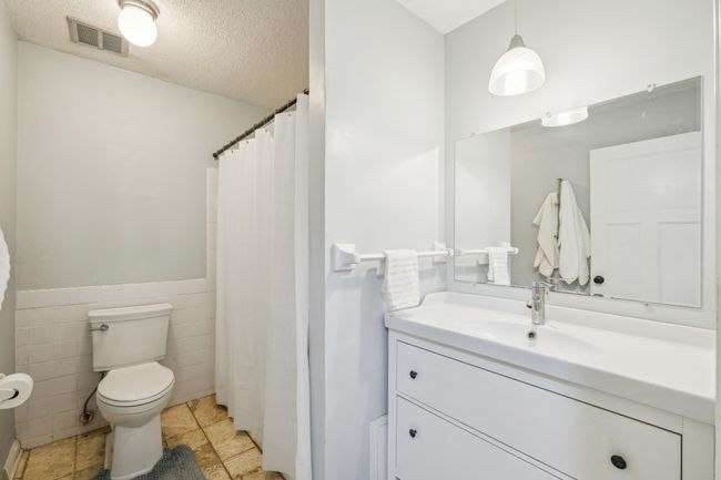10_interior.jpg | Image 8